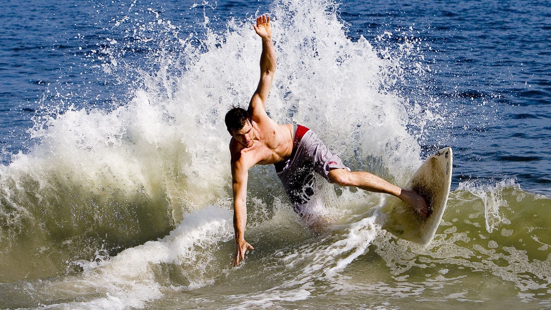 爱游戏体育官网-中国女队虽败犹荣 拼尽每一米，中国队女队员