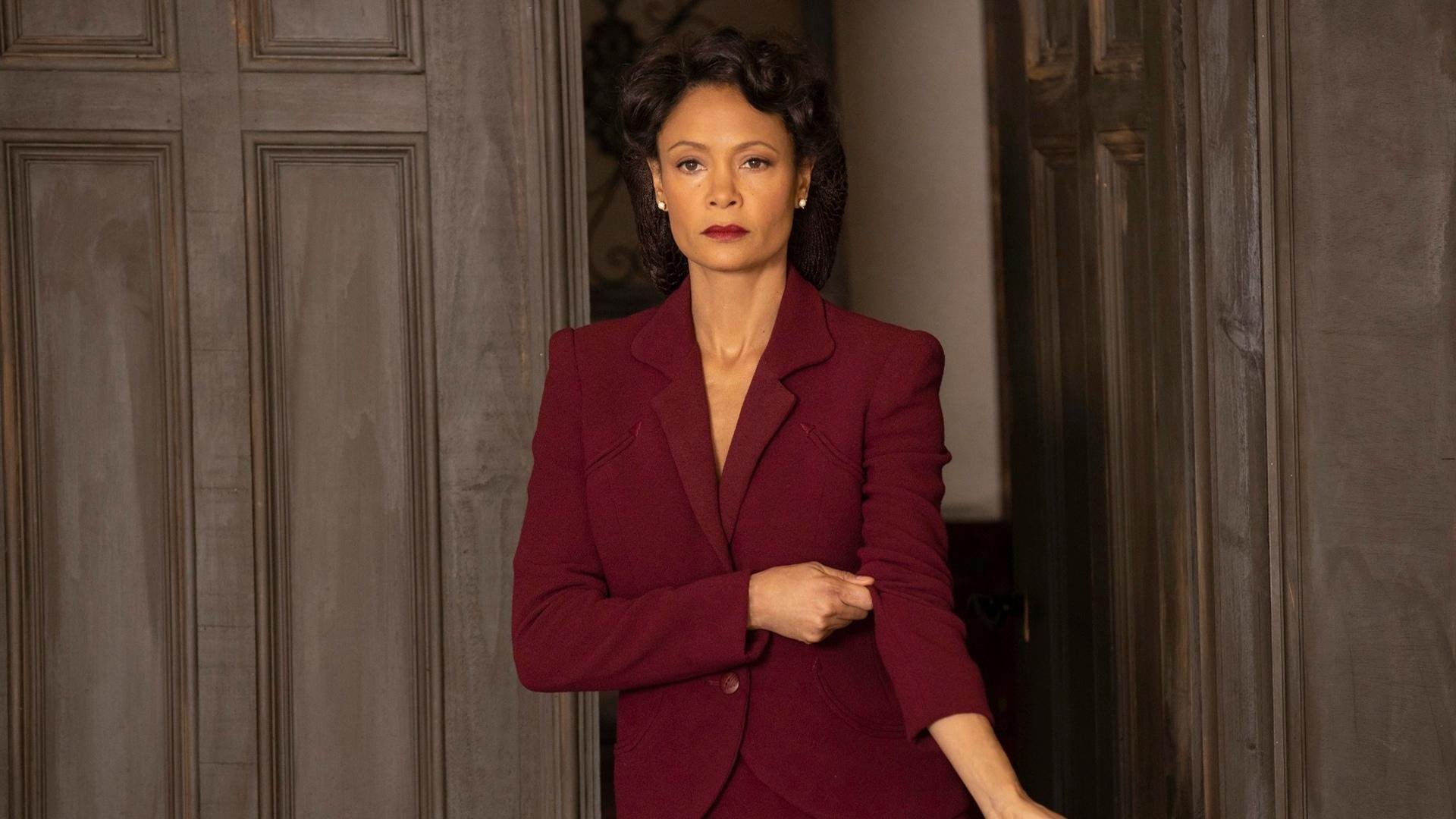 五大联赛是否鼓励中场球员提前站位覆盖断球线路,五大联赛中锋