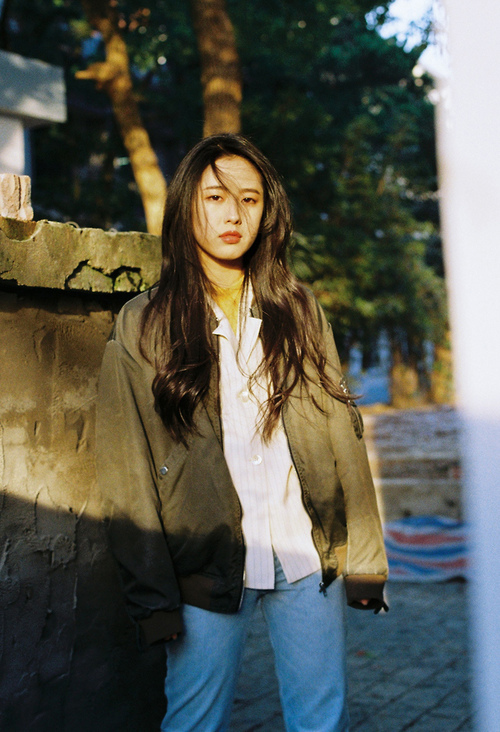 爱游戏app注册-库里客串解说展现不一样的篮球智慧，库里篮球比赛解说